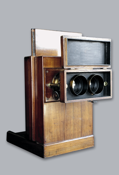 Copia_di_063_-Macchina_fotografica_stereoscopica.jpg