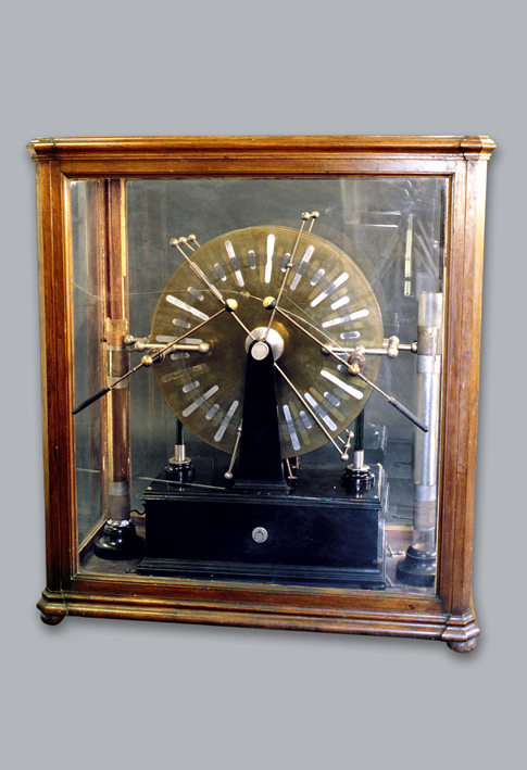 Copia_di_072_-_Macchina_di_Wimshurst.jpg