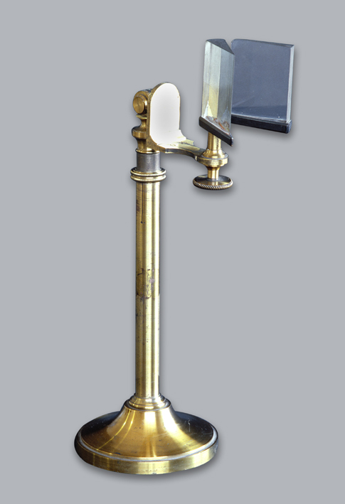 057a   Apparecchio per l  acromatismo dei prismi